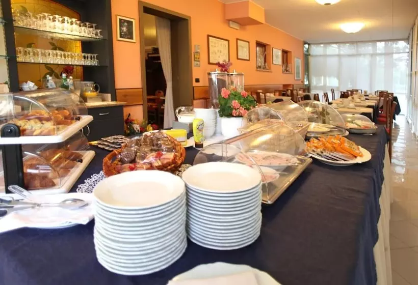 ホテル Albergo Ristorante Papa
