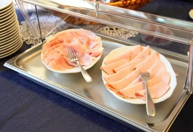 ホテル Albergo Ristorante Papa