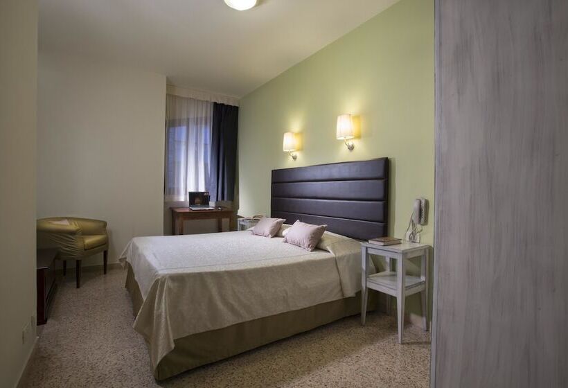 ホテル Alma Domus