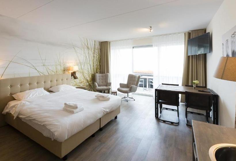 בית מלון כפרי De Zeeuwse Kust (family Only)