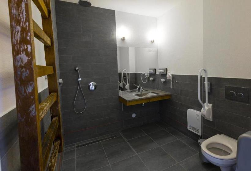 בית מלון כפרי De Zeeuwse Kust (family Only)