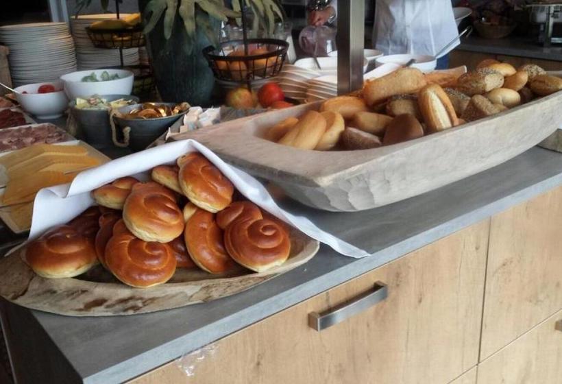 בית מלון כפרי De Zeeuwse Kust (family Only)