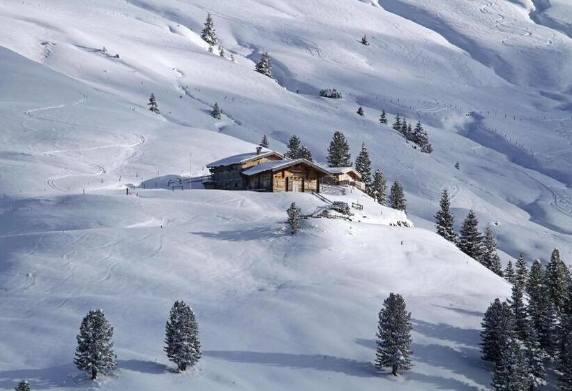 ホテル Königsleiten Vital Alpin