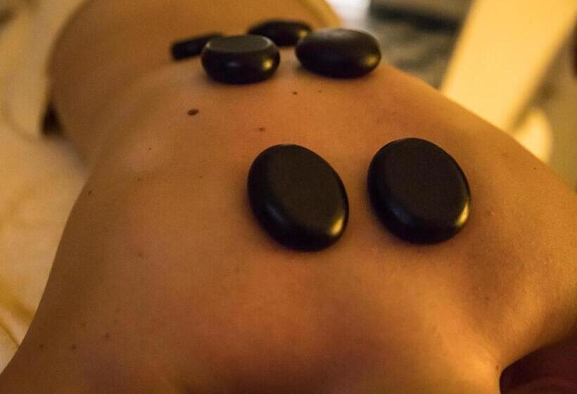 ホテル Königsleiten Vital Alpin