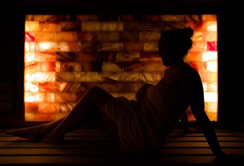 ホテル Königsleiten Vital Alpin