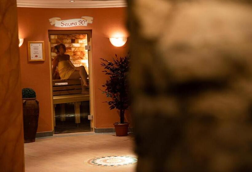 ホテル Königsleiten Vital Alpin