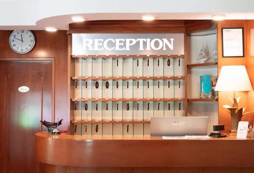 هتل Riviera