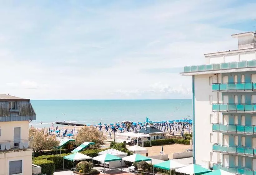 هتل Riviera
