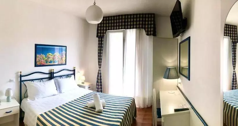 هتل Riviera