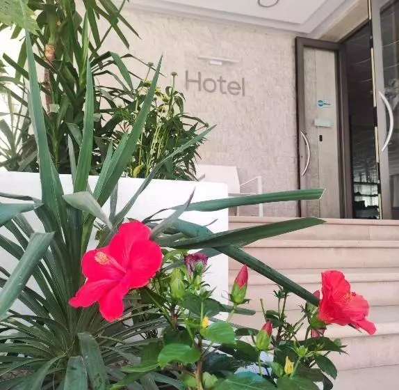 هتل Riviera