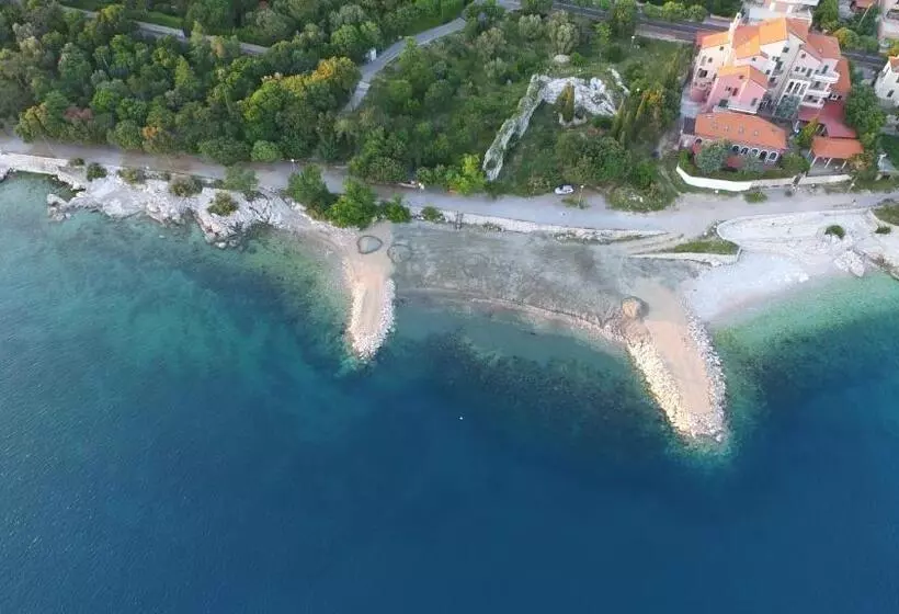 ホテル Ruža