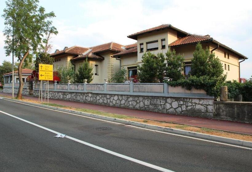 בית מלון כפרי Ruža