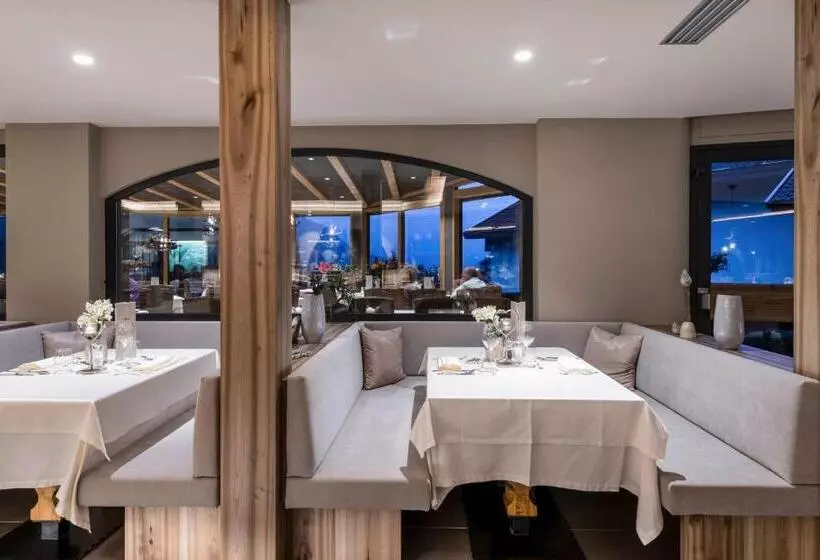 Hotelli Zirmerhof & Residence