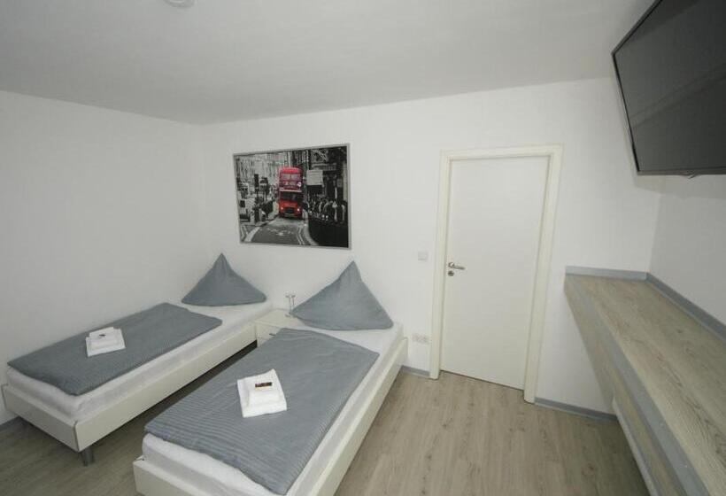 ホテル Am Rosenplatz,24 Stunden Check In, Kostenfreie Parkplätze