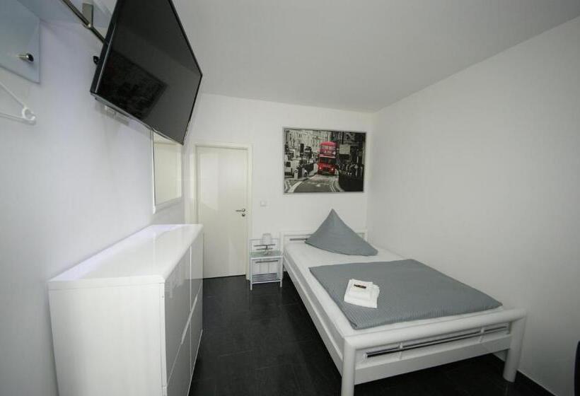 ホテル Am Rosenplatz,24 Stunden Check In, Kostenfreie Parkplätze