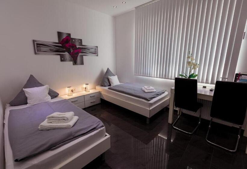 ホテル Am Rosenplatz,24 Stunden Check In, Kostenfreie Parkplätze