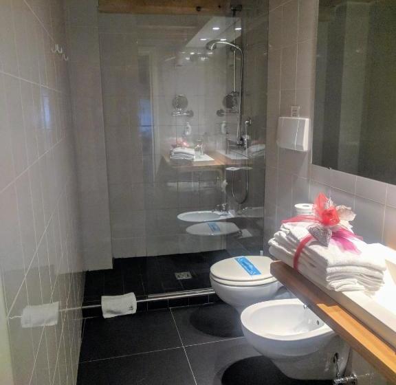 فندق Sembenini Palace