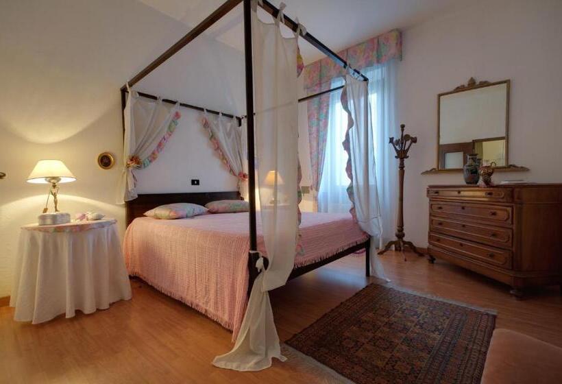 فندق Sembenini Palace