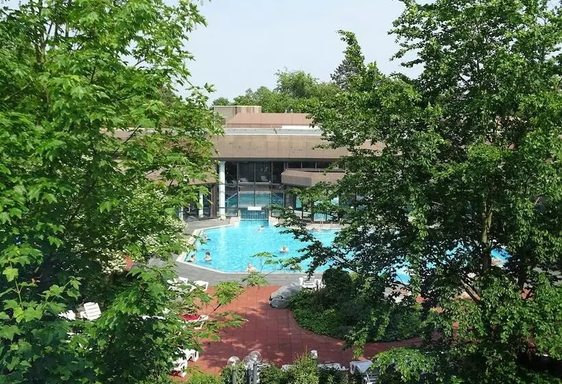 ホテル Zur Therme