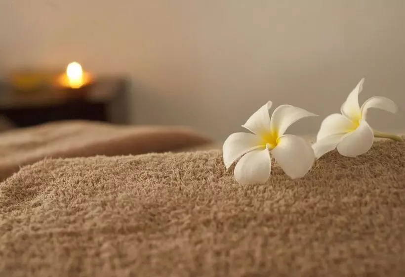 ホテル Zur Therme