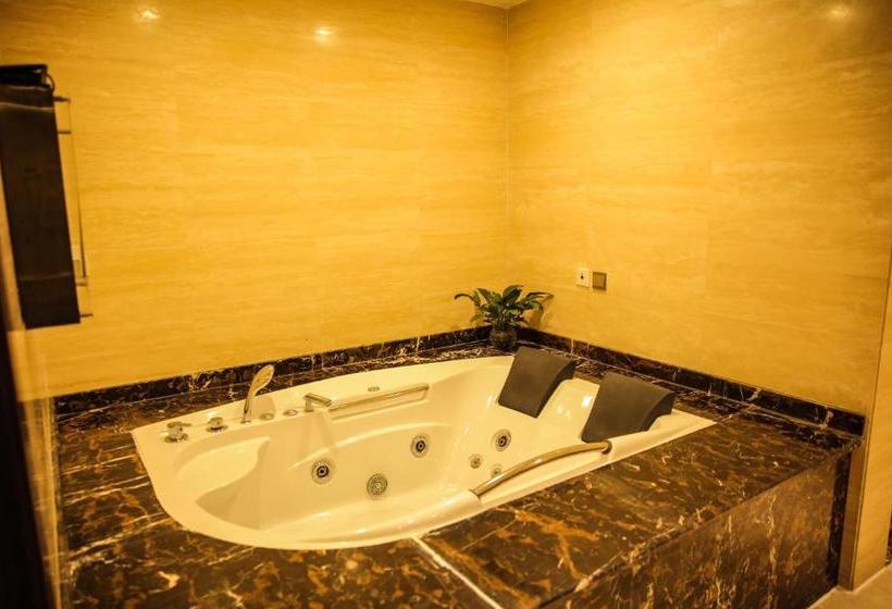 هتل Beijing Guomen International