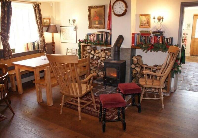 ホテル The Sun Inn