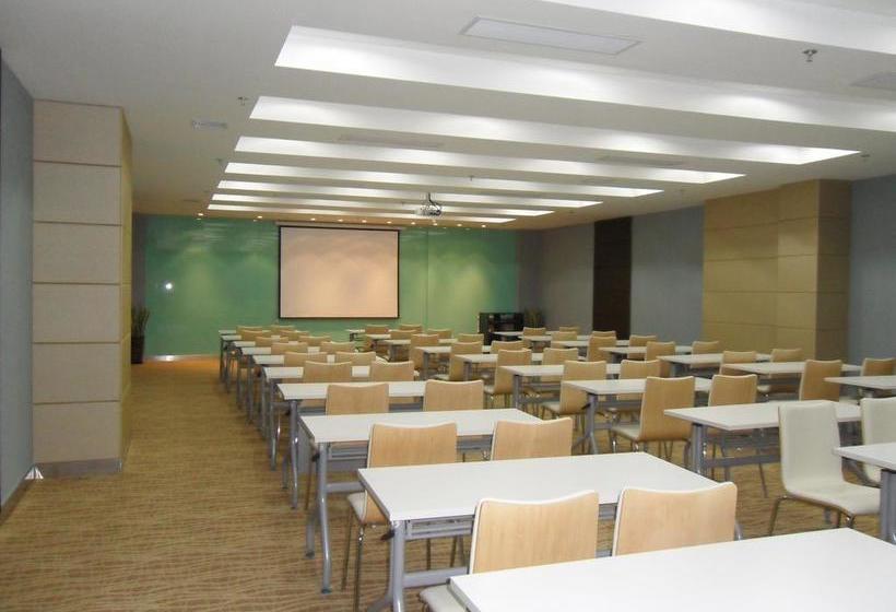 Ji Hotel Shanghai Hongqiao Airport