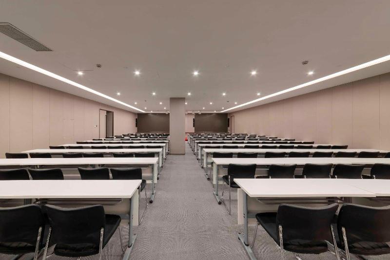 Ji Hotel Shanghai Fengzhuang Qilianshan Nan Road