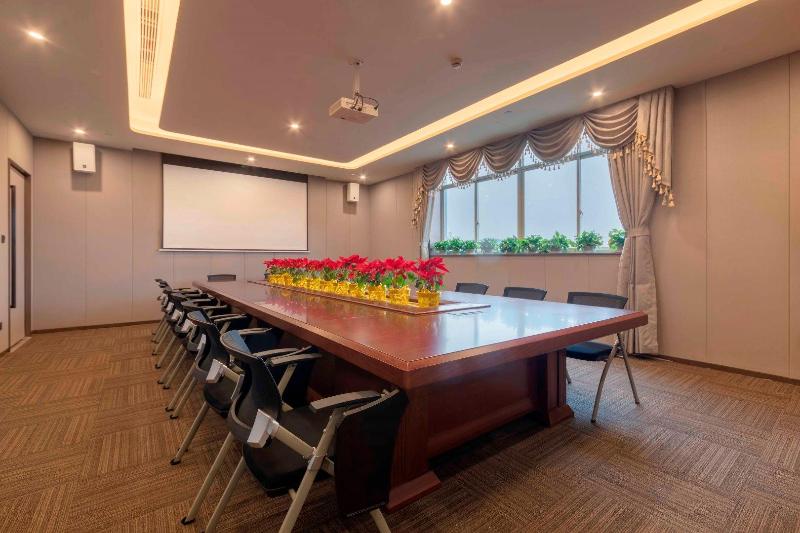 Ji Hotel Shanghai Fengzhuang Qilianshan Nan Road