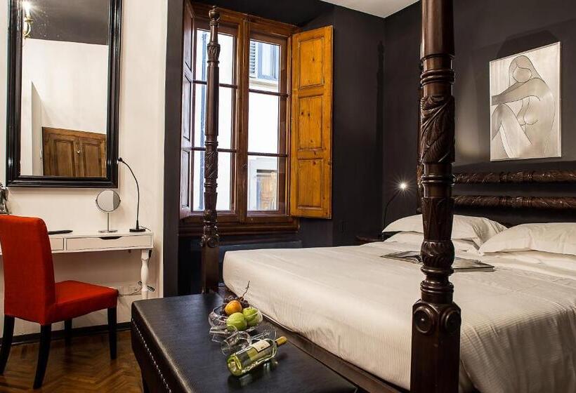 تختخواب و صبحانه Porcellino Gallery Art Boutique Bb