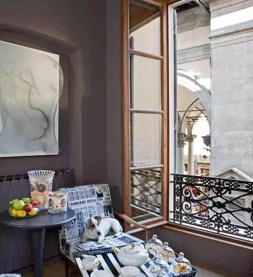 تختخواب و صبحانه Porcellino Gallery Art Boutique Bb