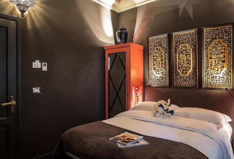 تختخواب و صبحانه Porcellino Gallery Art Boutique Bb