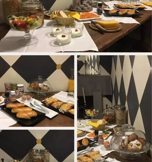 تختخواب و صبحانه Porcellino Gallery Art Boutique Bb