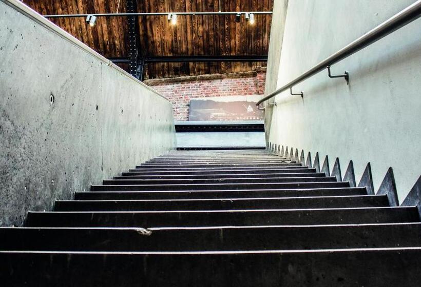 هتل Amosa Liège City Centre