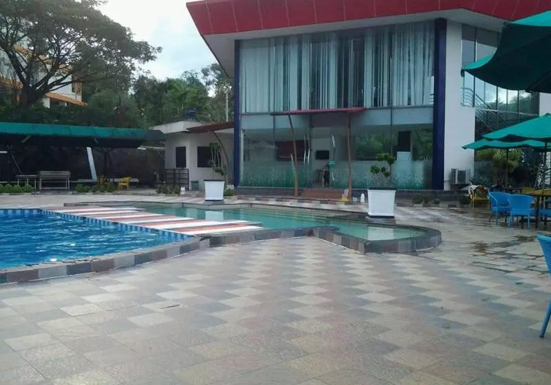 هتل The Jhon's Cianjur Aquatic Resort