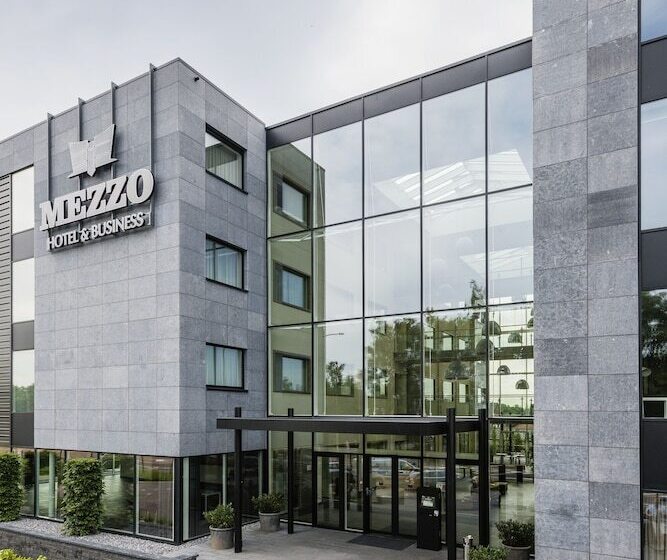 Mezzo Hotel & Business