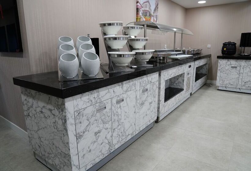 فندق Akay Muhtarlar Evi