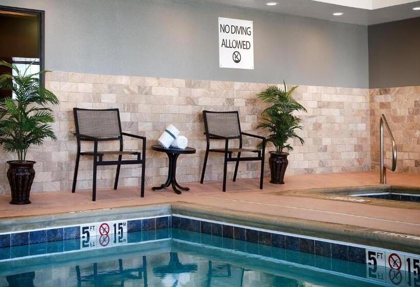 Отель Best Western Plus Stevens County Inn