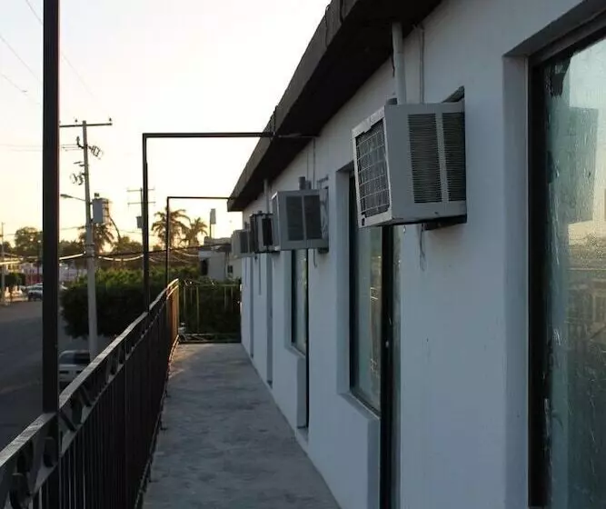 Hotel Bugambilias