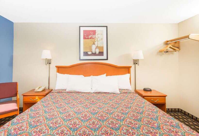 Отель Days Inn By Wyndham Effingham