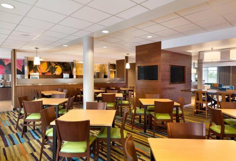 فندق Fairfield Inn & Suites By Marriott Lancaster East At The Outlets