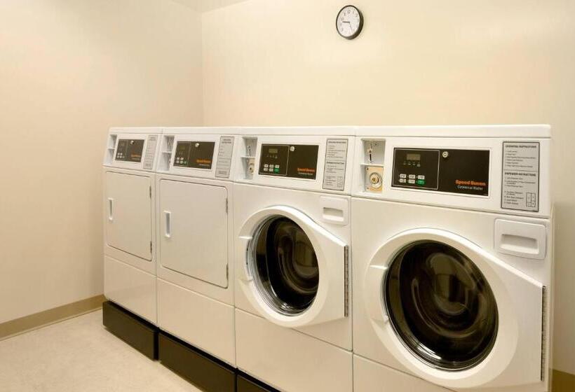 فندق Fairfield Inn & Suites By Marriott Lancaster East At The Outlets