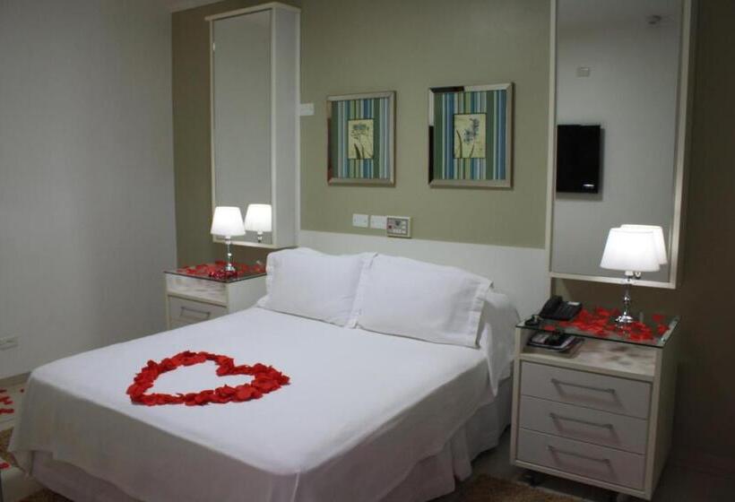 ホテル Pousada Ourinhos