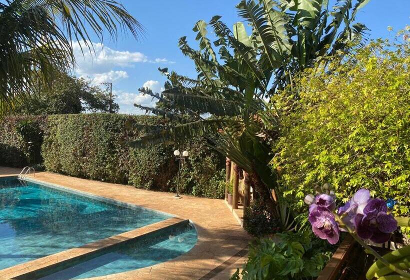 ホテル Pousada Ourinhos