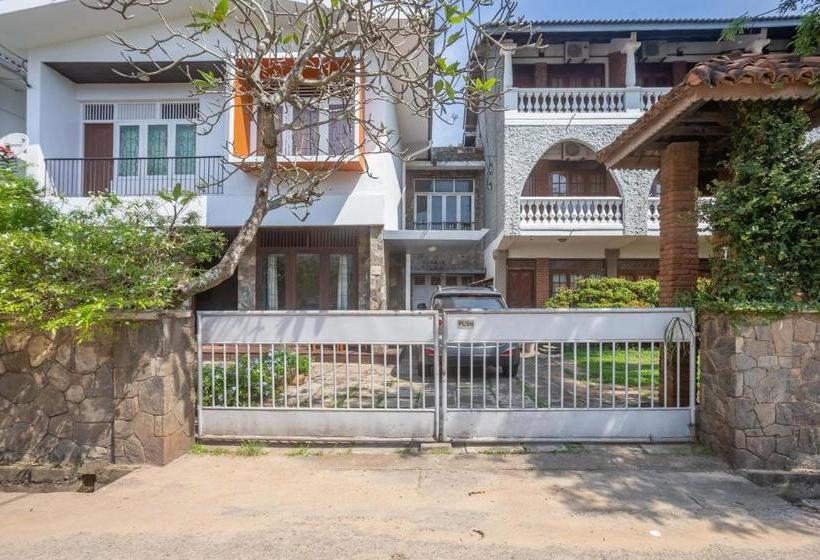 בית מלון כפרי Yoho Ivory Inn