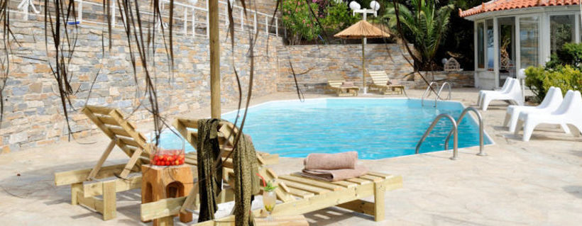 Kymothoi Rooms & Pool Bar