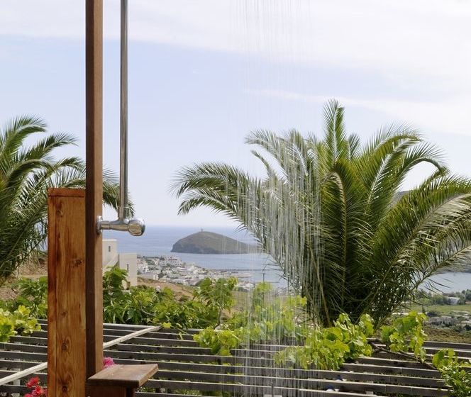 Kymothoi Rooms & Pool Bar