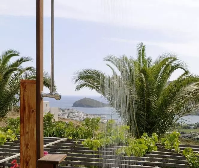 Kymothoi Rooms & Pool Bar