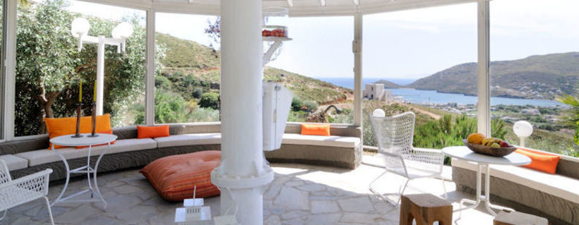 Kymothoi Rooms & Pool Bar