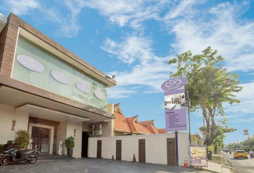 Life Emerald Hotel Surabaya